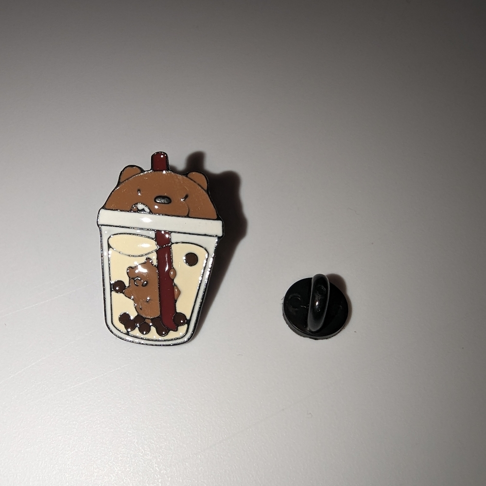 Cartoon bear pin - Picture 3 of 9